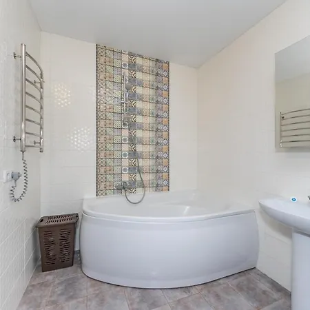 Apartment On Draghomanova 2A Киев Экстерьер фото
