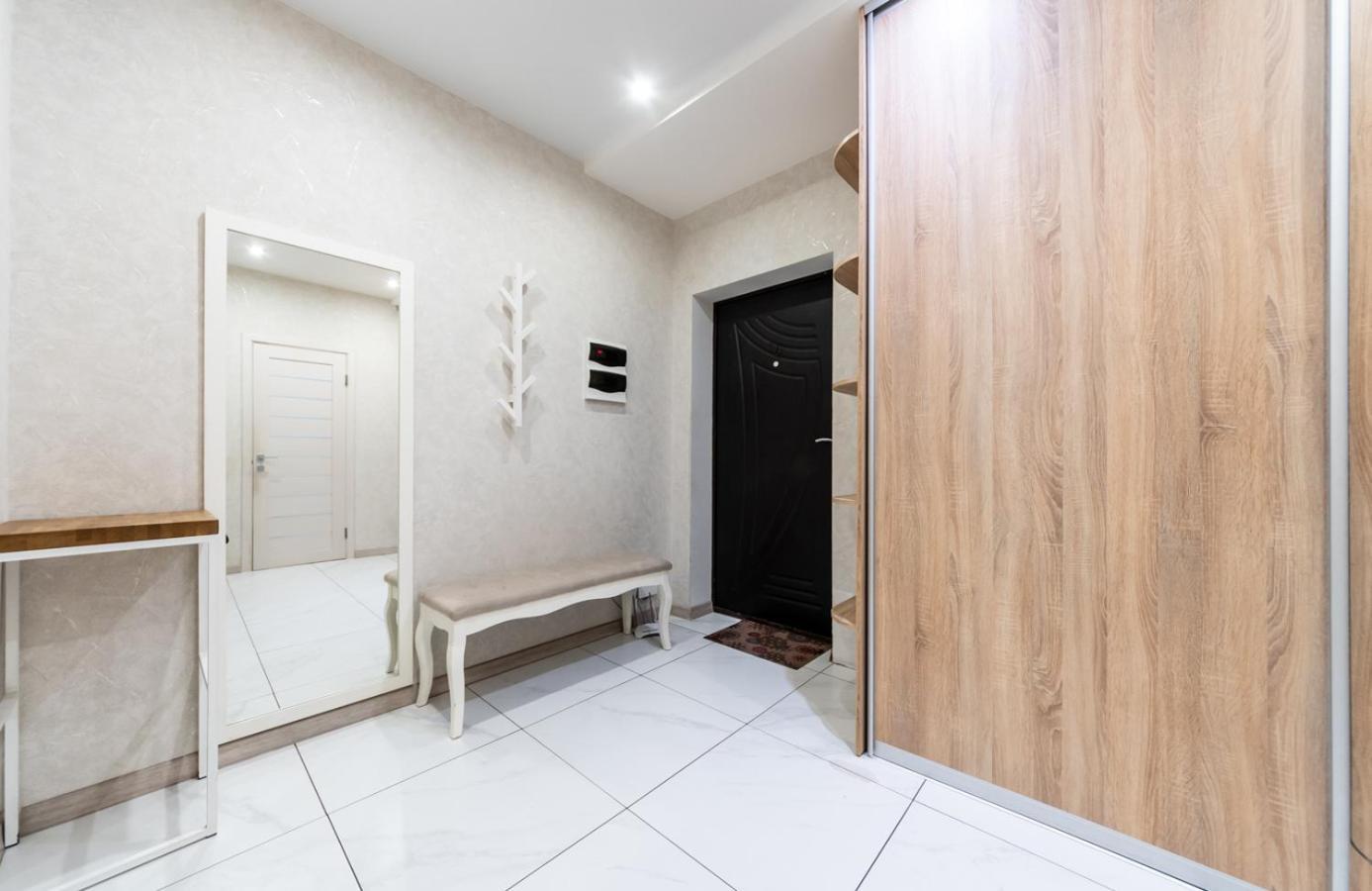 Apartment On Draghomanova 2a Kyiv