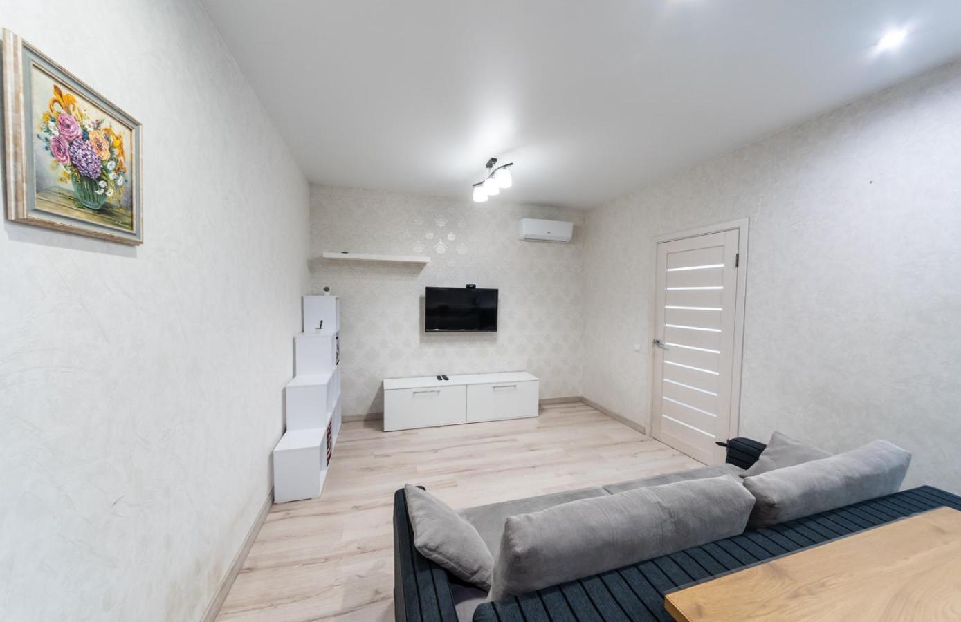 Apartment On Draghomanova 2a *
