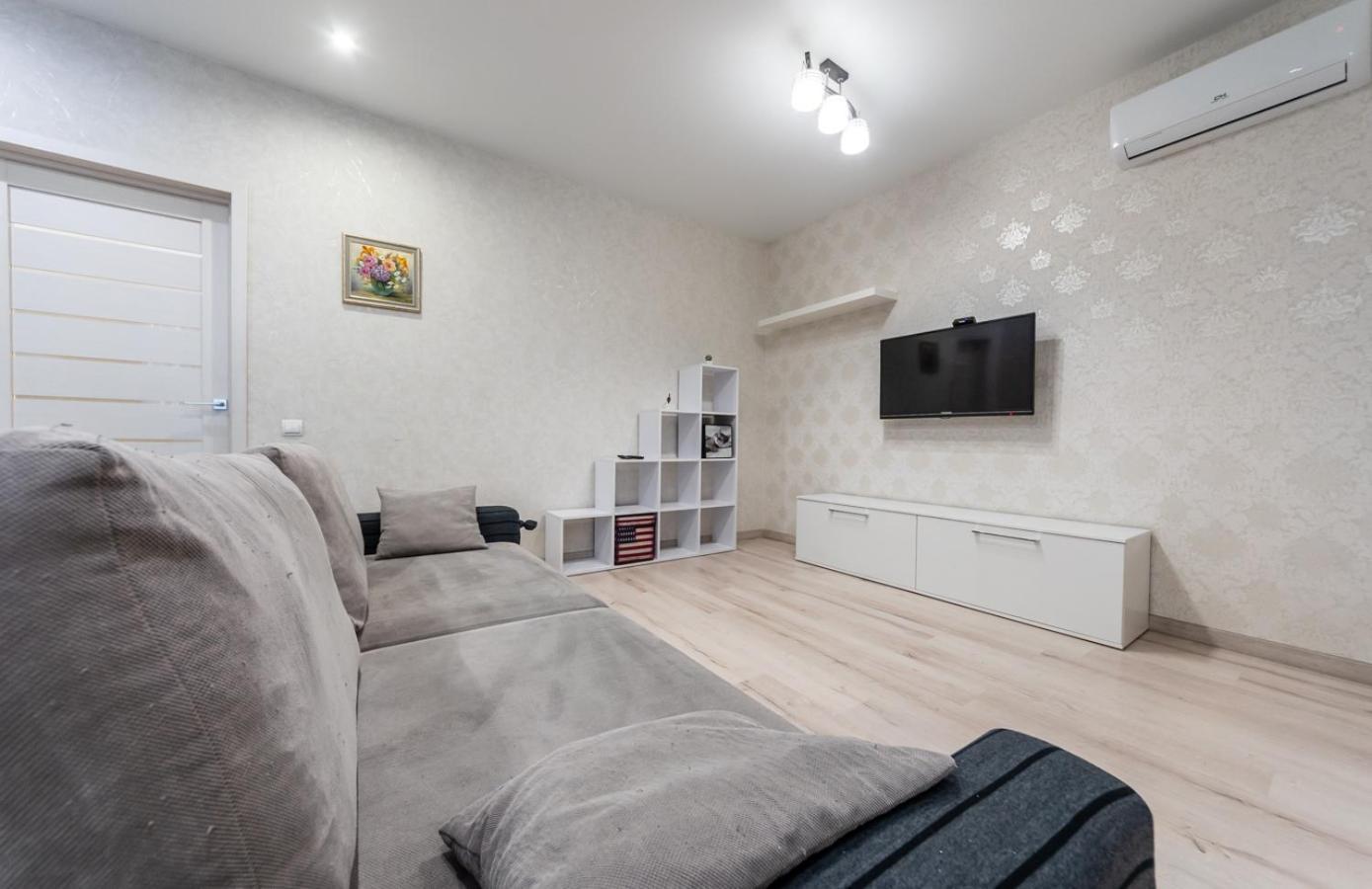 On Draghomanova 2a Apartment Kyiv